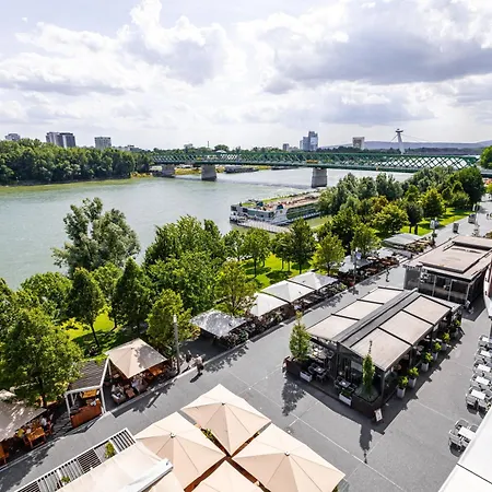 דירה Adm Promenade Loft Maisonette - Parking Garage ברטיסלאבה