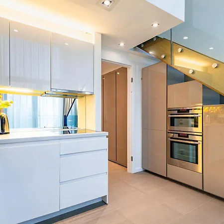 Adm Promenade Loft Maisonette - Parking Garage ブラチスラヴァ