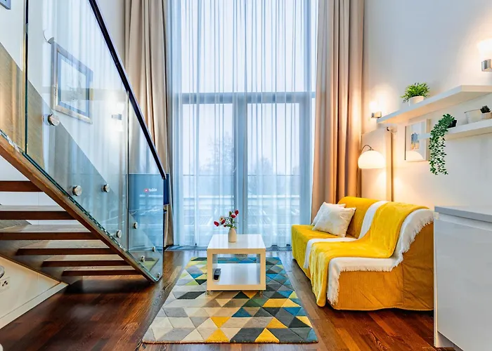 Adm Promenade Loft Maisonette - Parking Garage アパート