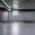 Adm Promenade Loft Maisonette - Parking Garage アパート ブラチスラヴァ