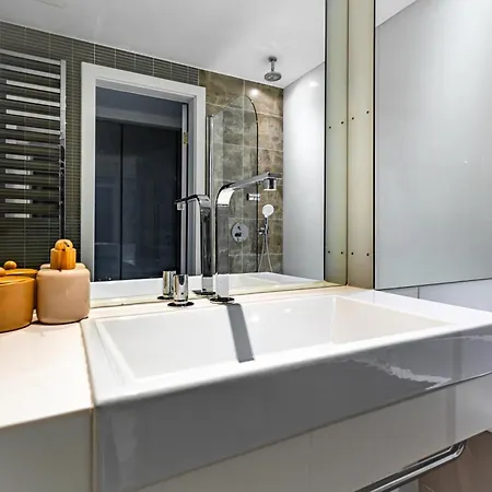 Adm Promenade Loft Maisonette - Parking Garage Apartmán Bratislava